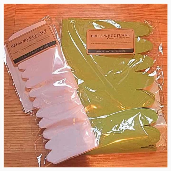 NWT Dress My Cupcake Tissue Pom Poms - Picture 1 of 1